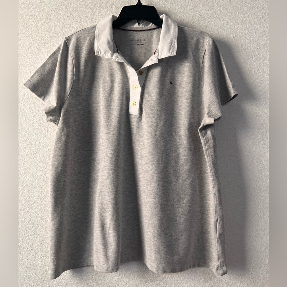 Tommy Hilfiger women’s summer short sleeve polo grey, XXL, pre-owned looks great